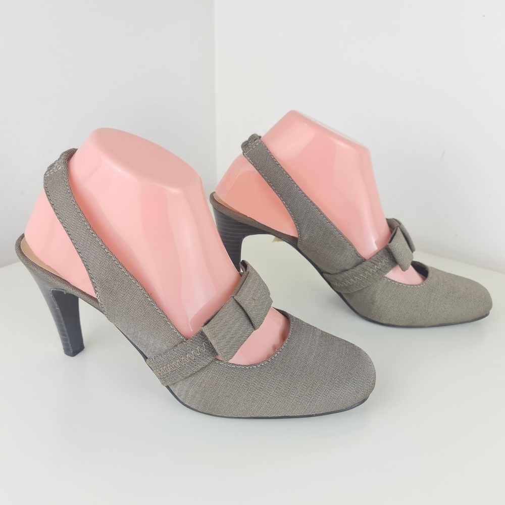 Ann Marino shoes size 8.5M Gray-Brown